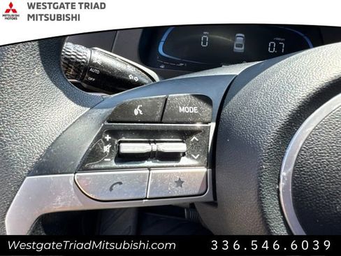 Used 2024 Hyundai Elantra SE FWD image 4
