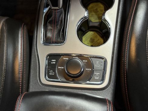 Used 2021 Jeep Grand Cherokee Trailhawk w/ Trailhawk Luxury Group image 11