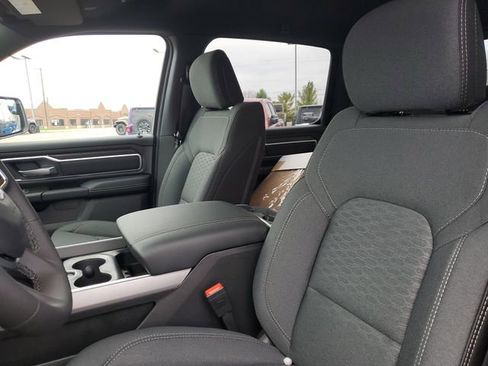 New 2026 RAM 1500 4x4 Crew Cab image 11