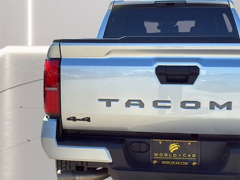 Used 2025 Toyota Tacoma TRD Off-Road image 28