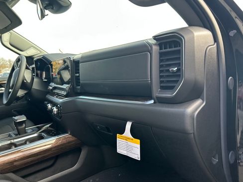 New 2026 GMC Sierra 1500 Elevation image 29