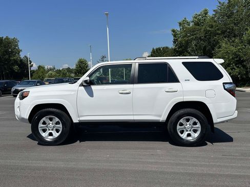 Used 2023 Toyota 4Runner SR5 AWD/4WD image 22