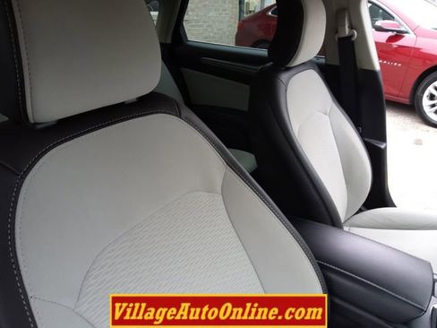 Used 2019 Ford Fusion SE w/ Equipment Group 151A image 28