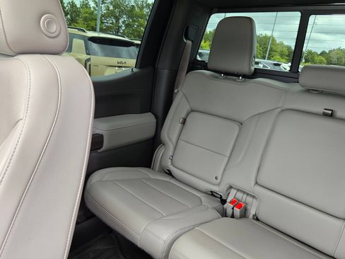 Used 2019 GMC Sierra 1500 SLT w/ SLT Premium Plus Package AWD/4WD image 12