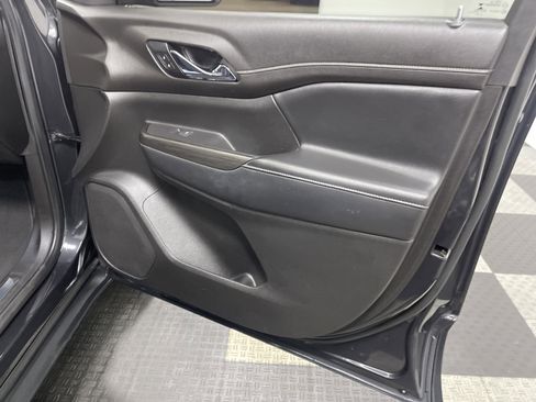 Used 2020 GMC Acadia SLT image 25