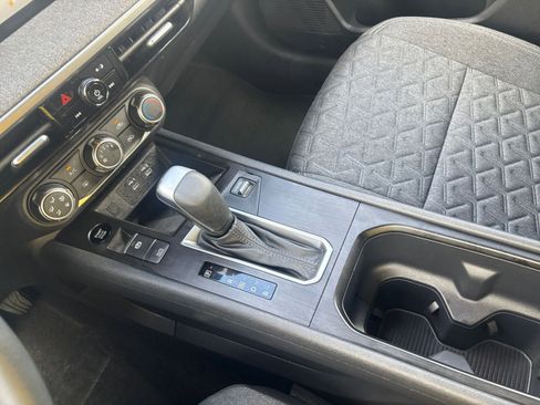 Used 2025 Nissan Kicks SV image 39