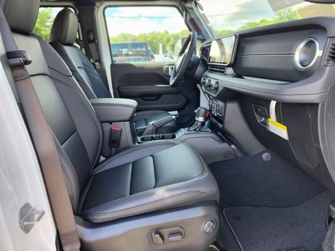 New 2026 Jeep Gladiator Sport AWD/4WD image 11