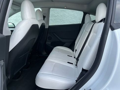 Used 2022 Tesla Model Y Performance image 5