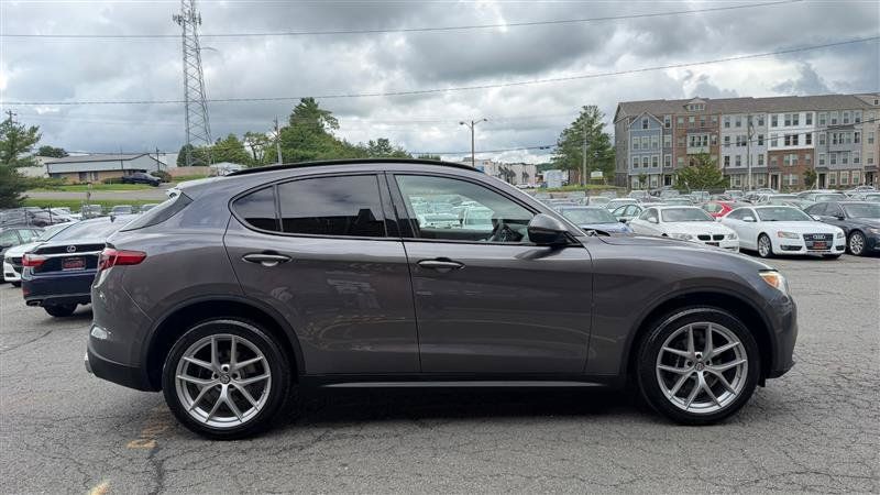 Used 2018 Alfa Romeo Stelvio Ti Sport AWD/4WD image 14