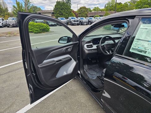 New 2027 Chevrolet Bolt LT w/ Comfort Package FWD image 18