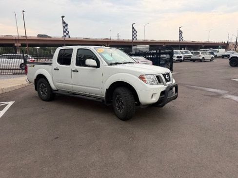 Used 2018 Nissan Frontier PRO-4X AWD/4WD image 14