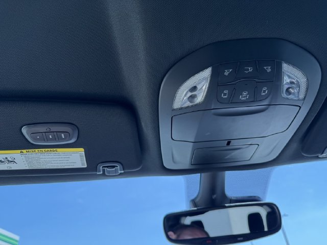 Used 2025 Chrysler Pacifica Select FWD image 34