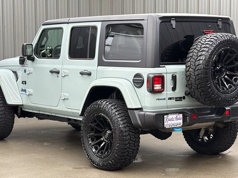 Used 2024 Jeep Wrangler Unlimited w/ Convenience Group AWD/4WD image 3