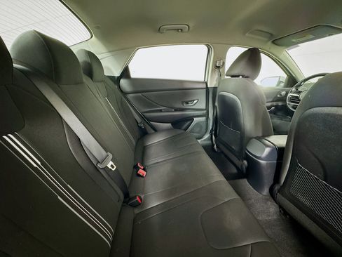 Used 2022 Hyundai Elantra SEL w/ Convenience Package FWD image 26