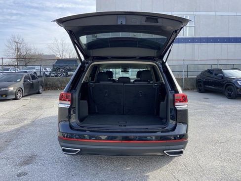 Used 2025 Volkswagen Atlas SE image 32