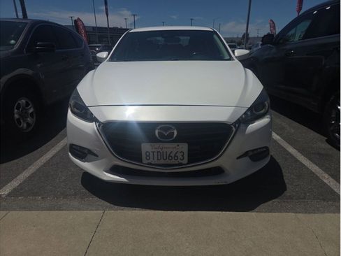 Used 2017 MAZDA MAZDA3 Touring FWD image 2