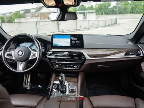 Used 2021 BMW M550i xDrive w/ Premium Package image 14
