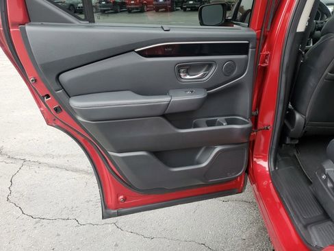 Used 2023 Honda Pilot Touring image 26