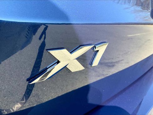 Used 2025 BMW X1 xDrive28i w/ Technology Package image 15
