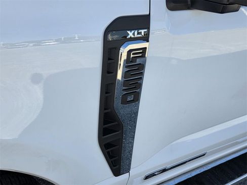 Used 2025 Ford F250 XLT image 42