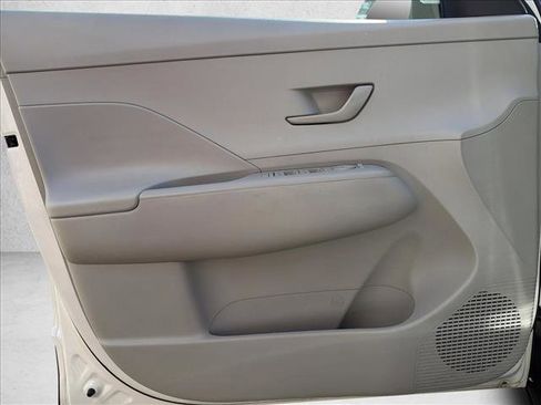 Used 2025 Hyundai Kona SEL FWD image 7