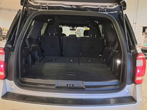 Used 2019 Ford Expedition XLT image 13