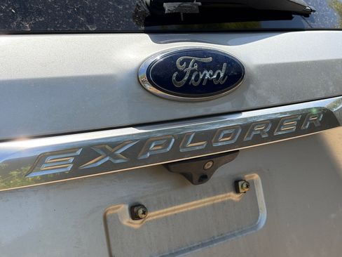 Used 2016 Ford Explorer Platinum AWD/4WD image 8