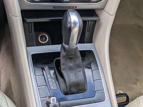 Used 2014 Volkswagen Passat 1.8T SE image 24