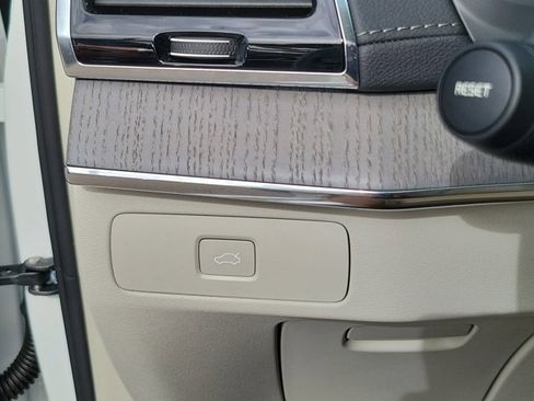 Used 2025 Volvo XC90 B6 Ultra w/ Protection Package image 23