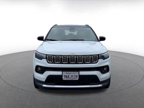 Used 2025 Jeep Compass Limited image 4