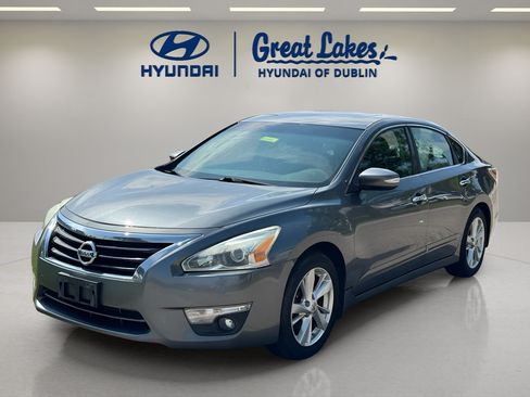 Used 2014 Nissan Altima 2.5 SV w/ Convenience Package FWD image 1