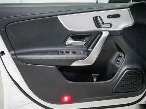 Used 2022 Mercedes-Benz CLA 250 image 19