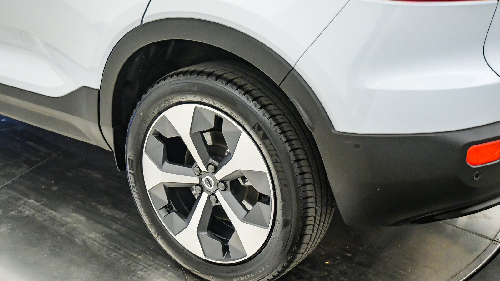 Certified 2026 Volvo XC40 B5 Plus w/ Protection Package Premier AWD/4WD image 11