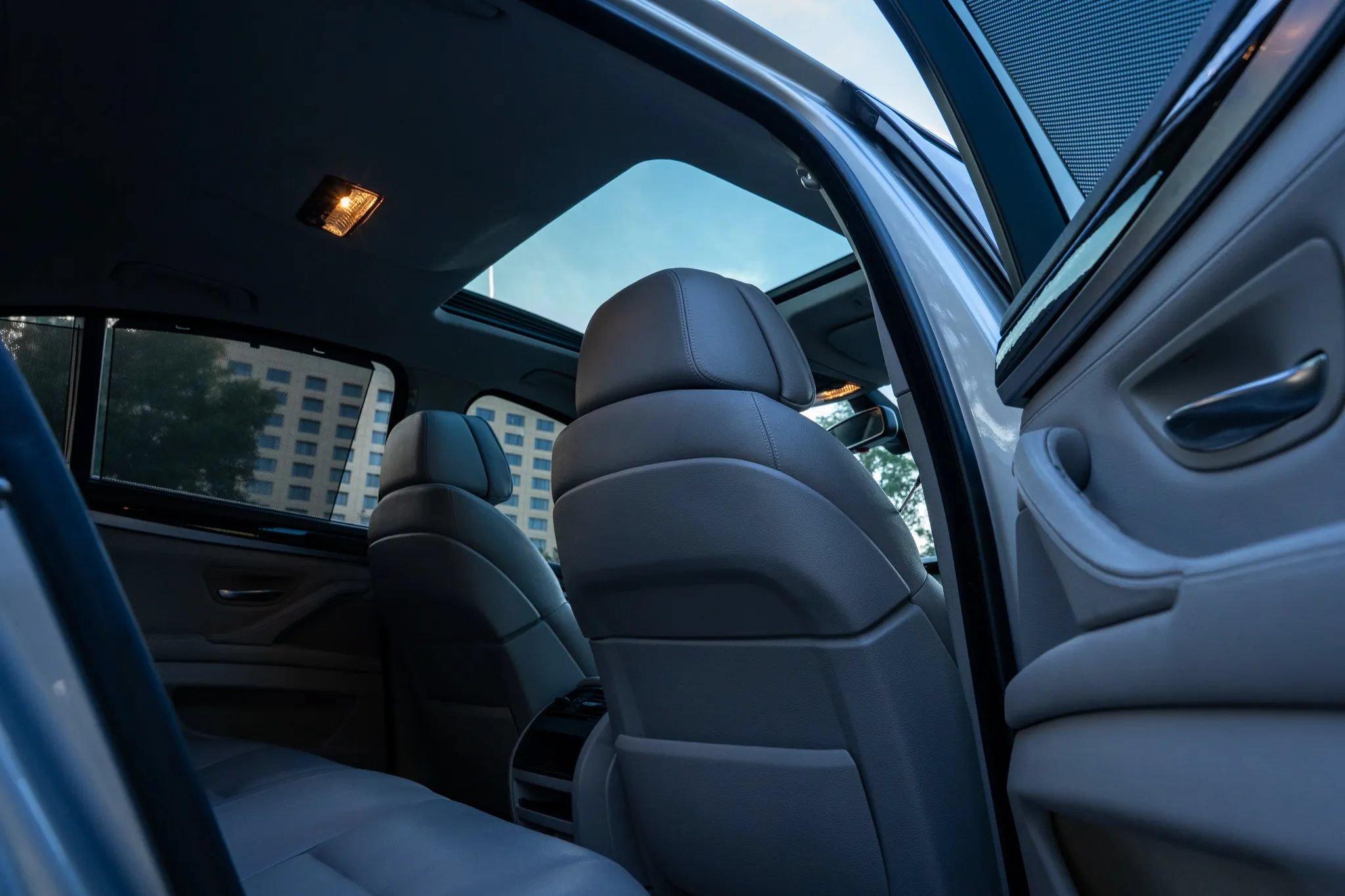 Used 2011 BMW 550i Sedan RWD image 14
