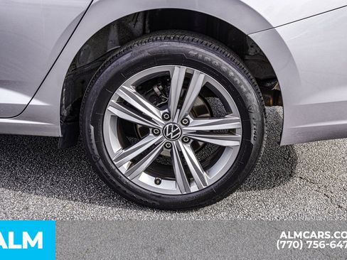 Used 2024 Volkswagen Jetta SE FWD image 16