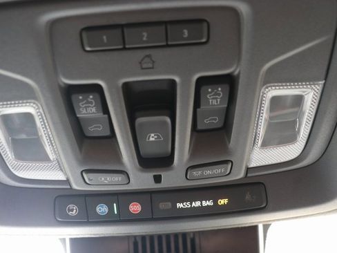 Used 2024 GMC Sierra 3500 Denali Ultimate image 27