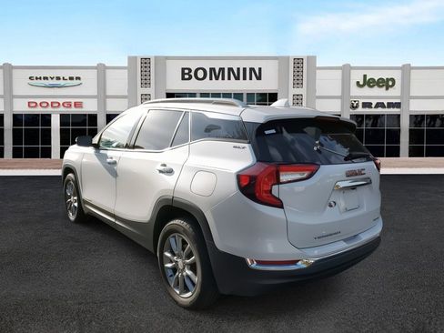 Used 2022 GMC Terrain SLT image 4