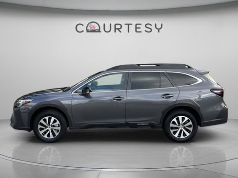 Used 2025 Subaru Outback Premium w/ Popular Package #1A AWD/4WD image 4