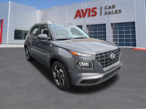 Used 2025 Hyundai Venue SEL FWD image 3