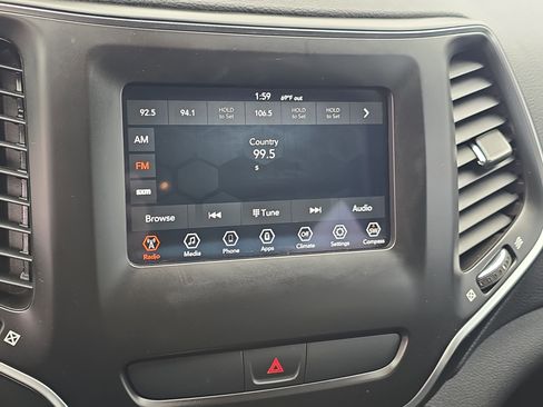 Used 2020 Jeep Cherokee Latitude image 24