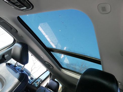 Used 2023 Jeep Grand Cherokee L Limited w/ Luxury Tech Group II image 37