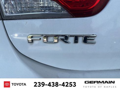 Used 2010 Kia Forte Koup EX image 8