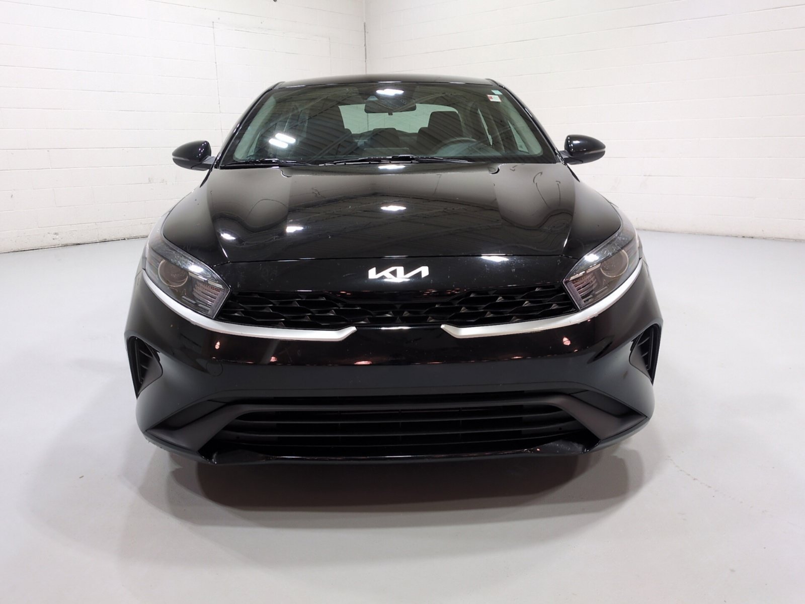 Certified 2023 Kia Forte LXS w/ LXS Technology Package FWD image 8
