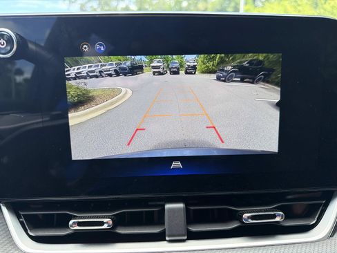 Used 2026 Chevrolet Equinox LT FWD image 25