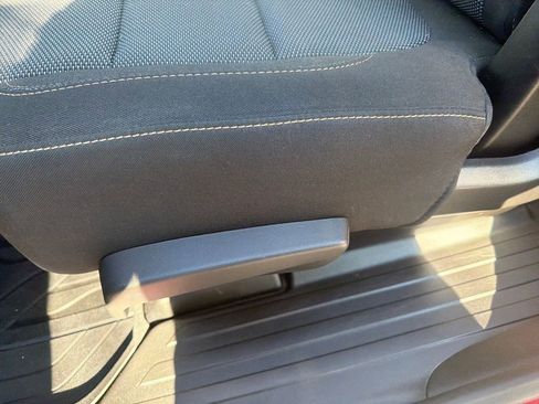 Used 2020 Chevrolet Traverse LT image 23