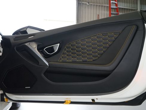 Used 2019 Lamborghini Huracan LP 580-2 RWD image 20
