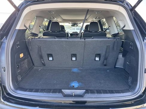 Used 2023 Subaru Ascent Limited w/ Technology Package image 13