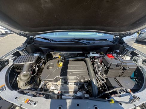 Used 2025 Chevrolet Equinox LT FWD image 33