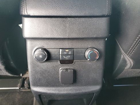 Used 2018 Ford Explorer XLT w/ Equipment Group 202A image 34