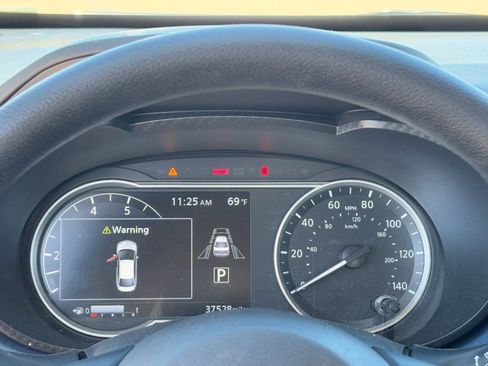 Used 2025 Nissan Versa SV image 21